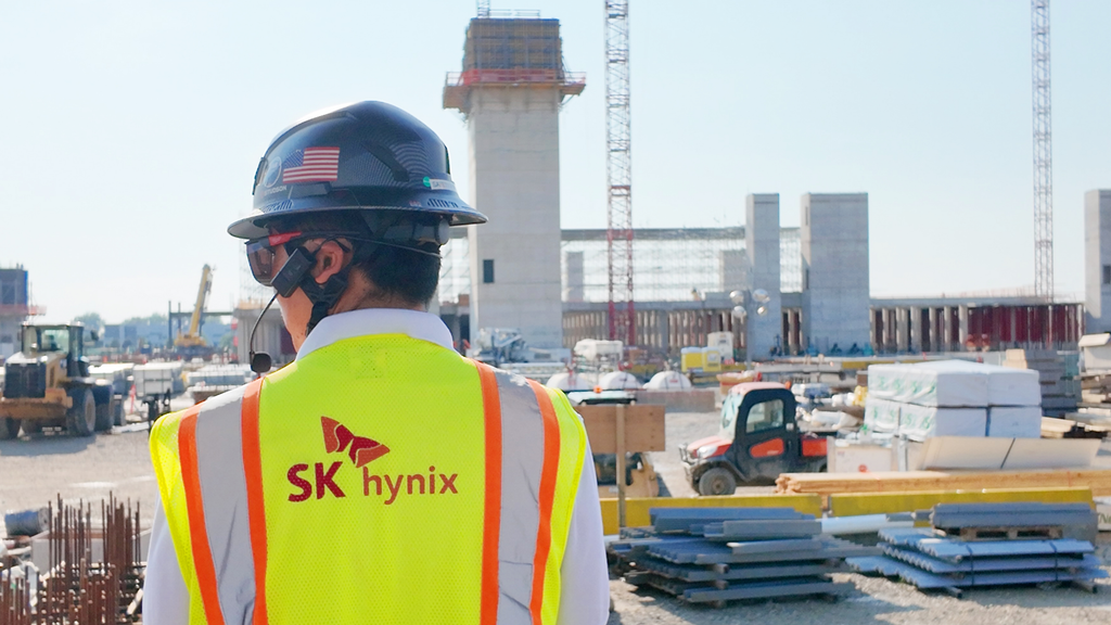 SK Hynix Starts U.S. HBM4E Production in 2029, Predicts AI Memory Shortage Through 2030